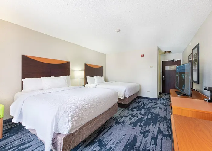 Fairfield & By Marriott Chicago Hotel Naperville