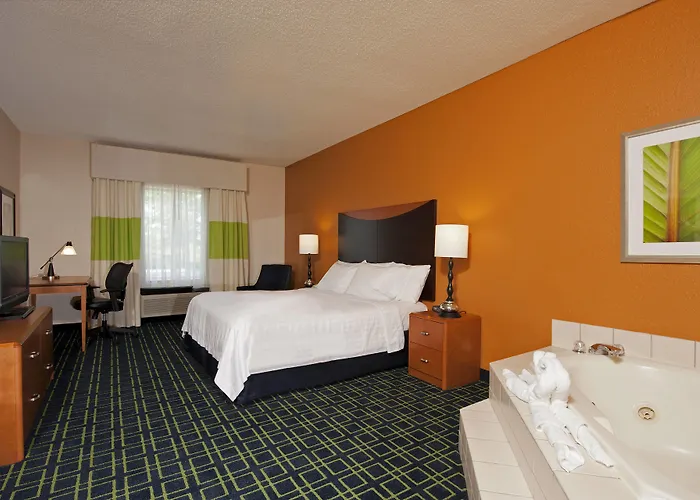 Fairfield & By Marriott Chicago 3* Naperville