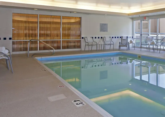 Fairfield & By Marriott Chicago Hotel Naperville