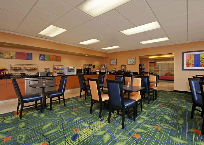 Fairfield & By Marriott Chicago Hotel