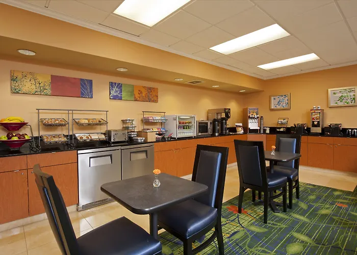 Fairfield & By Marriott Chicago Naperville