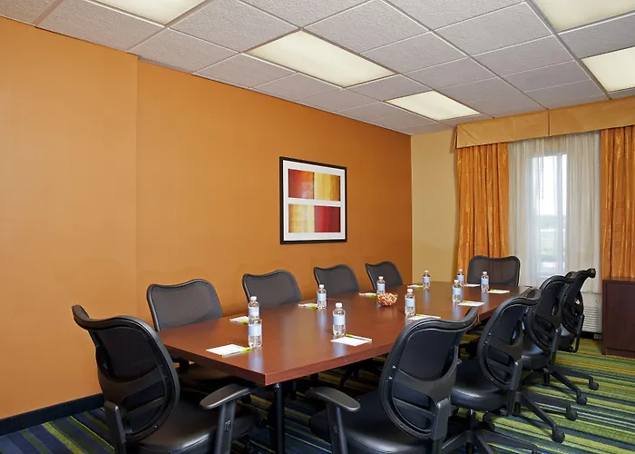 Hotel Fairfield & By Marriott Chicago