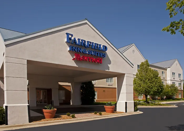 Hotel Fairfield & By Marriott Chicago 3*