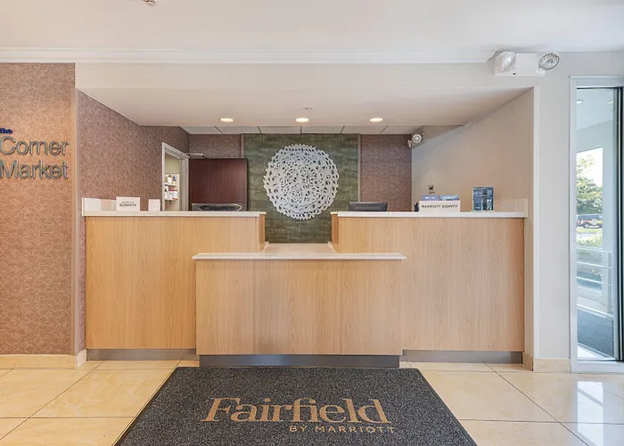 Hotel Fairfield & By Marriott Chicago
