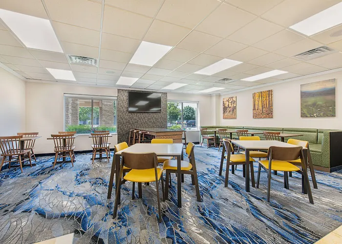 Fairfield & By Marriott Chicago 3*