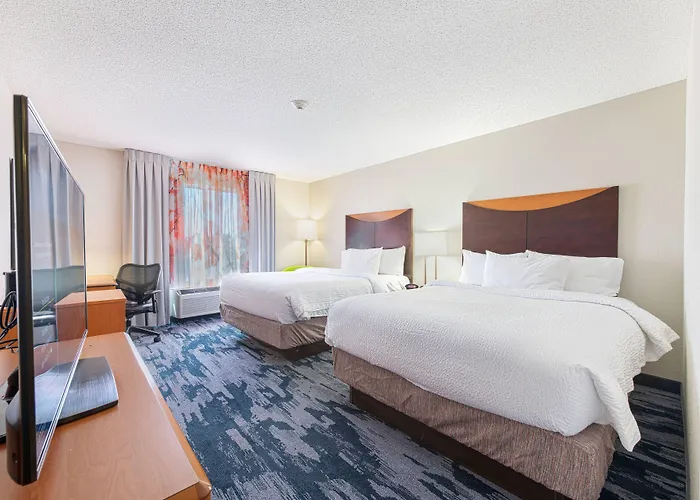 Hotel Fairfield & By Marriott Chicago 3*