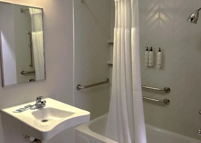 Fairfield & By Marriott Chicago 3*