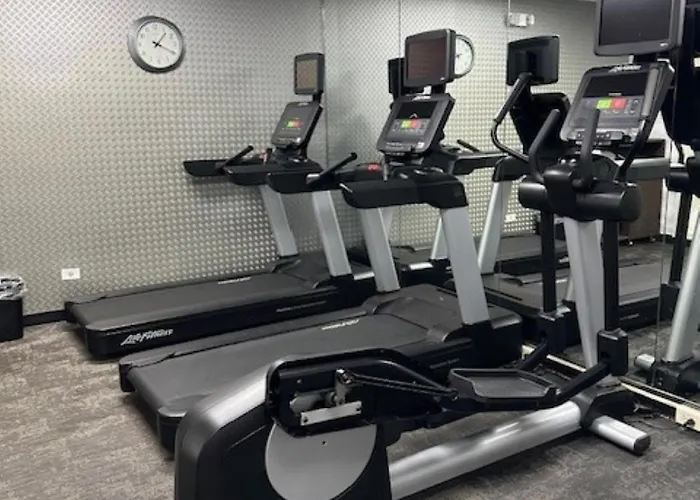 Fairfield & By Marriott Chicago Naperville