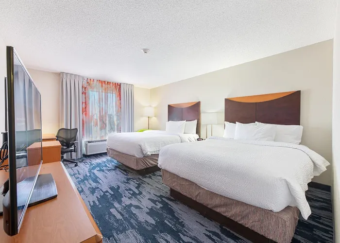 Hotel Fairfield & By Marriott Chicago Naperville