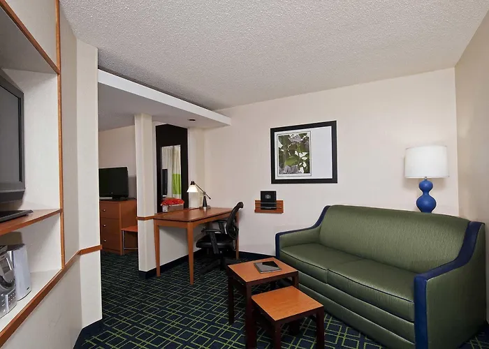 Fairfield & By Marriott Chicago 3*